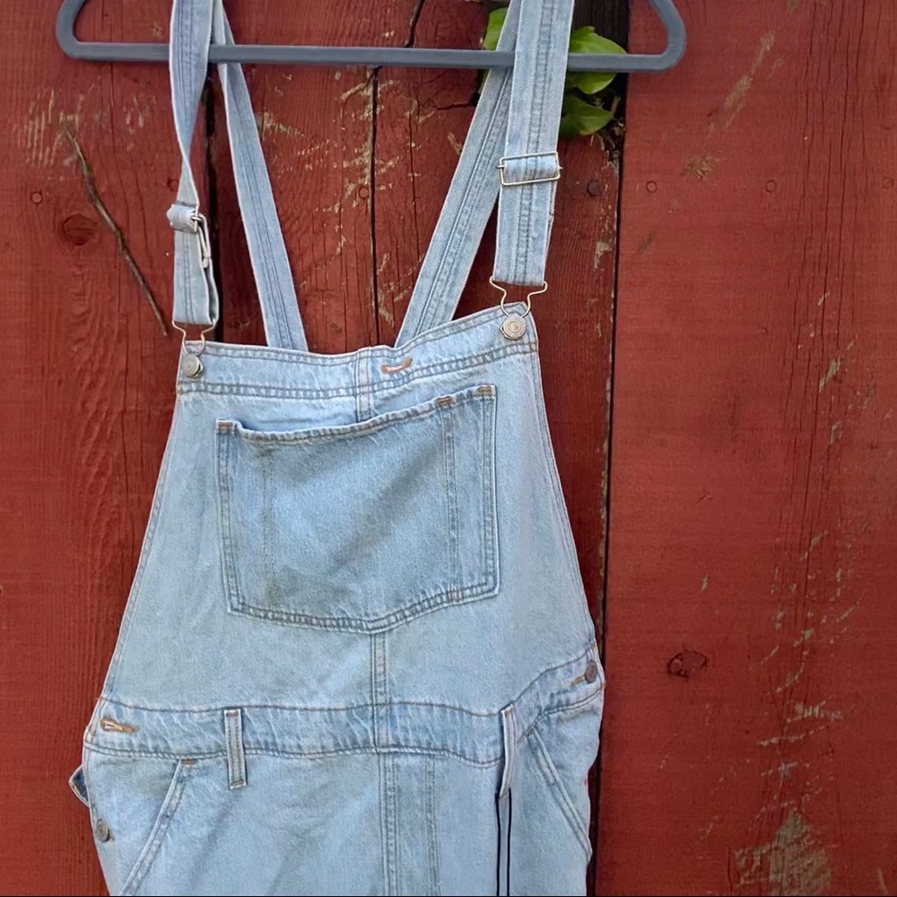 NWT LEVI’S PREMIUM LIGHT DENIM OVERALLS